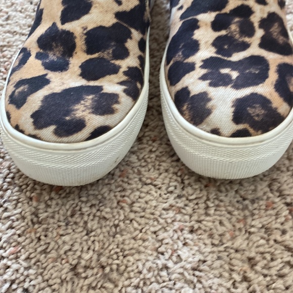 Steve Madden size 6.5 Gills leopard print canvas slip on sneakers. - Picture 5 of 7